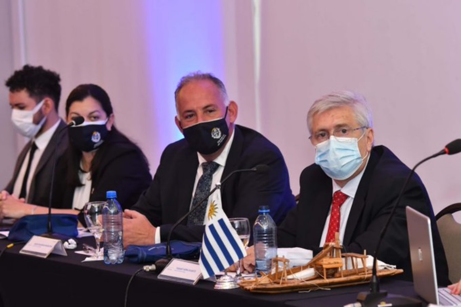 Delegaci&oacute;n de Uruguay: Paola Bianchi, encargada de la Oferta Tur&iacute;stica; DNT Roque Baudean y ministro Tabar&eacute; Viera