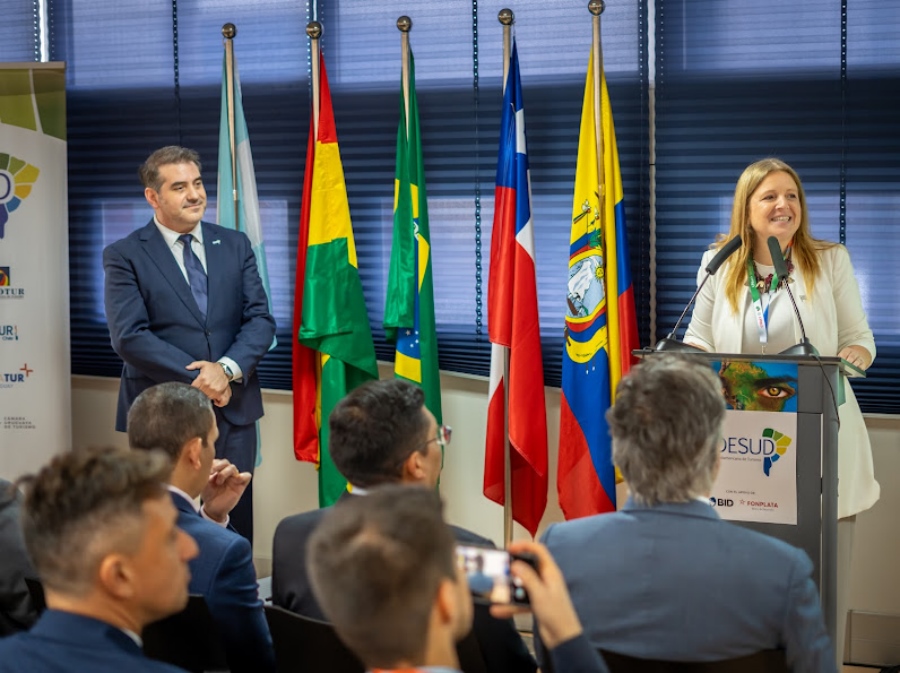 FEDESUD_FITUR_1_-_MAXI_Y_MARINA_e7f43.jpg