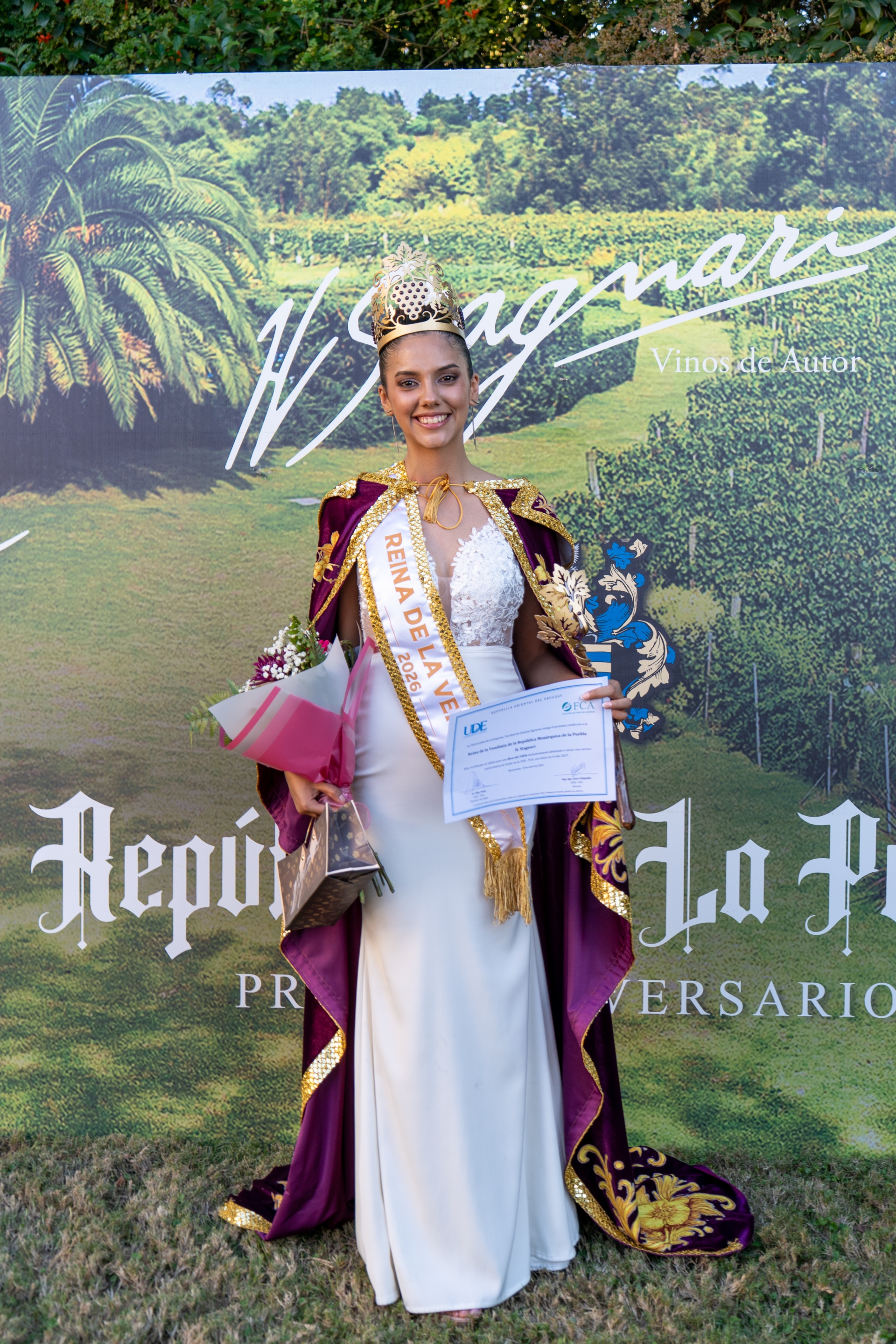 FOTO_2_-_Reina_de_la_Vendimia_Emilia_Tort_35ce2.jpg