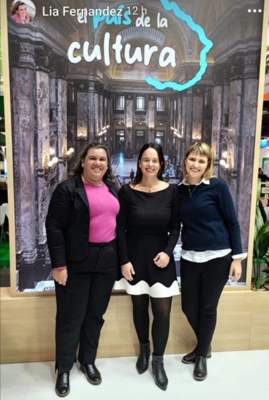 PREMIO_MVD_6_-_LIA_KARINA_DIANA_stand_UY_4fe12.jpg