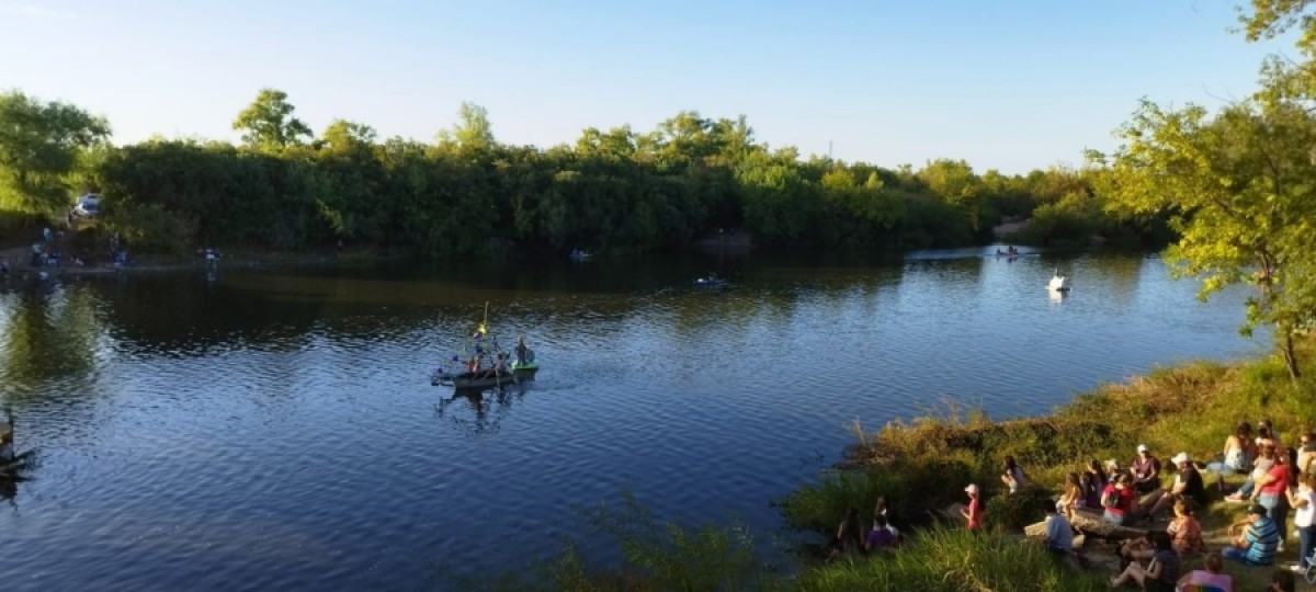 Carnaval de Venecia en Uruguay: una experiencia original en el R&iacute;o Santa Luc&iacute;a