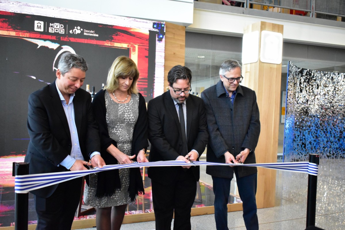 Corte de cinta en la inauguraci&oacute;n de la Feria de Turismo 360