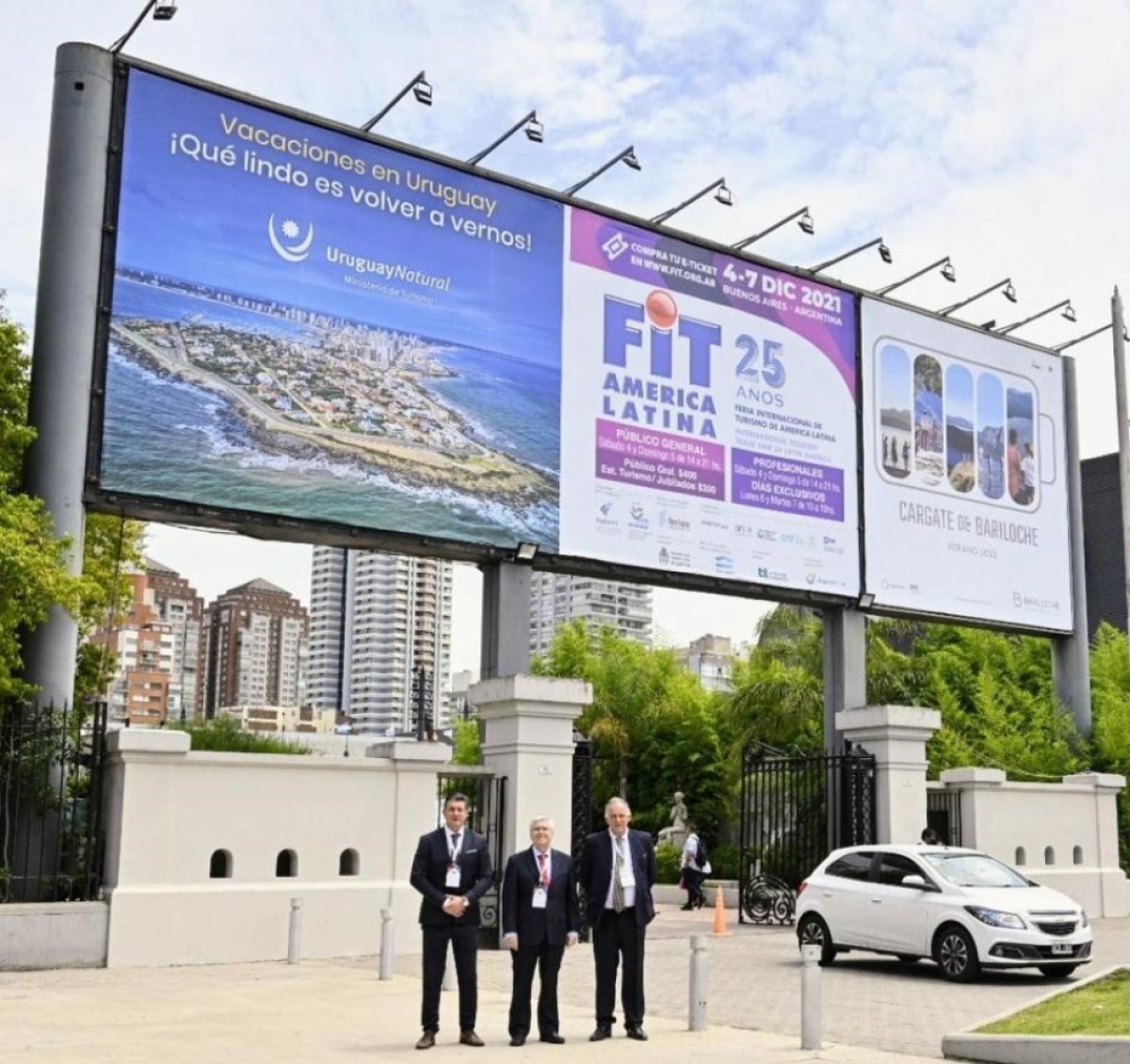 Autoridades del MINTUR en la FIT 2021: Ignacio Curbelo, director general de Secretar&iacute;a; ministro Tabar&eacute; Viera, Roque Baudean, director nacional de Turismo