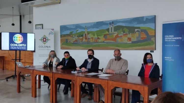 La Asociaci&oacute;n Tur&iacute;stica de Colonia y la C&aacute;mara LGBT firmaron convenio