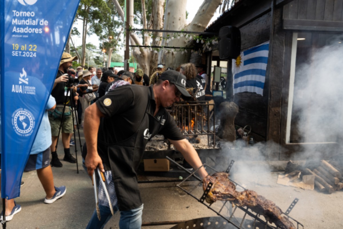 La magia del fuego que une a las personas: El Torneo Mundial de Asadores 2024 en Uruguay &iquest;Qu&eacute; sabemos del arte de asar carnes?