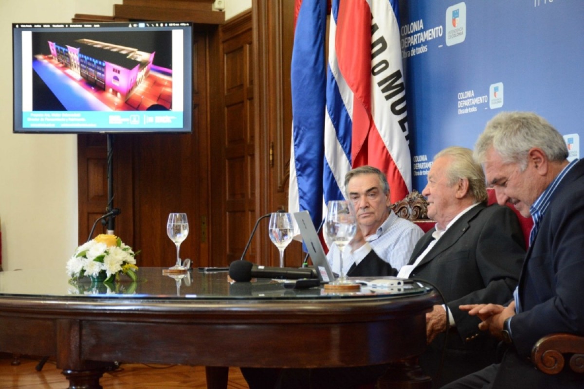 Secretario general de la Intendencia, Guillermo Rodr&iacute;guez; intendente de Colonia, Dr. Carlos Moreira; director de Planeamiento y Patrimonio, Arq. Walter Debenedetti
