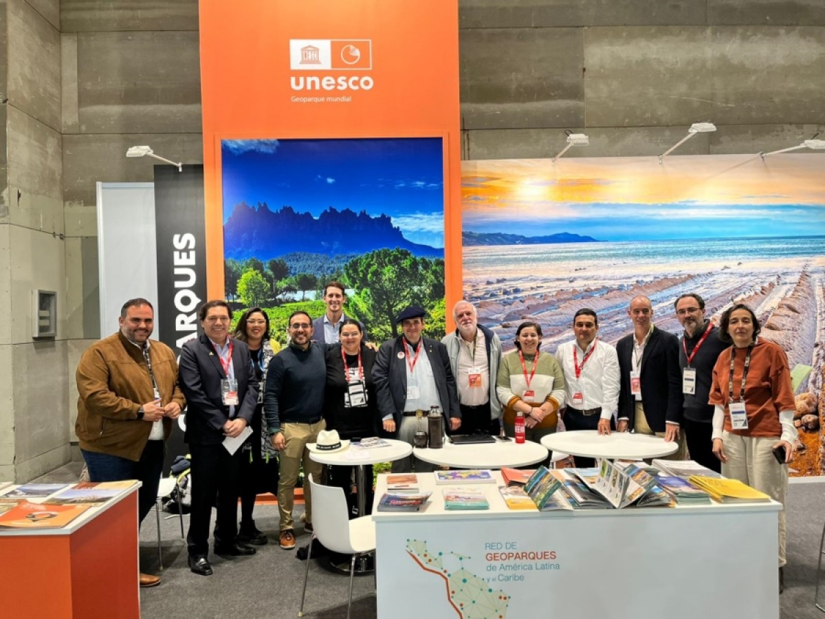Flores genera sinergias positivas para el futuro en FITUR resaltando la importancia del geoturismo