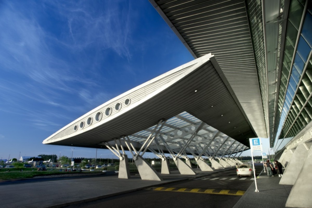 El Aeropuerto de Punta del Este recibi&oacute; certificaci&oacute;n internacional