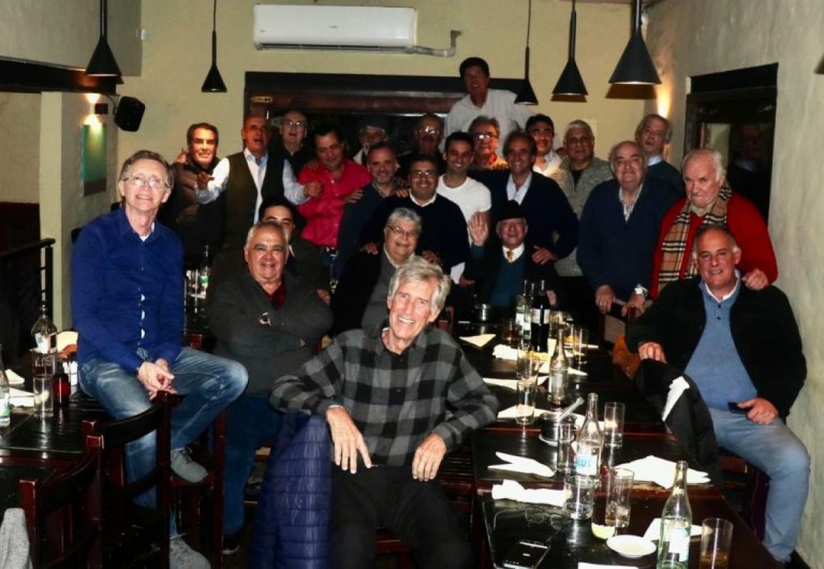 &ldquo;Los Prolijos&rdquo; se reencontraron en una cena de confraternidad