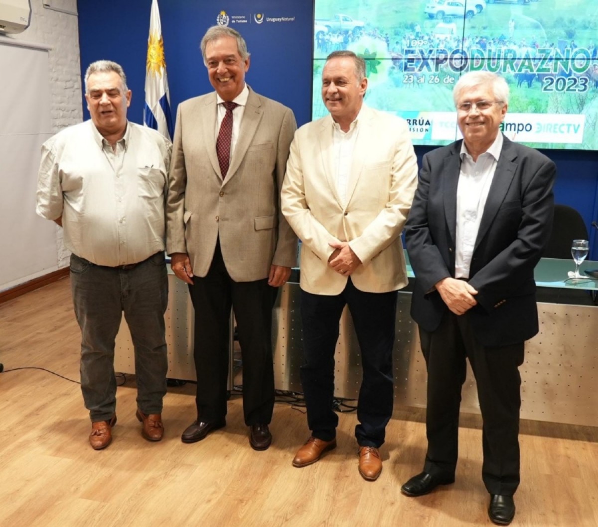 Intendente de Durazno, Carmelo Vidal&iacute;n; ministro de Ganader&iacute;a, Fernando Mattos; secretario de la Presidencia, &Aacute;lvaro Delgado; ministro de Turismo, Tabar&eacute; Viera