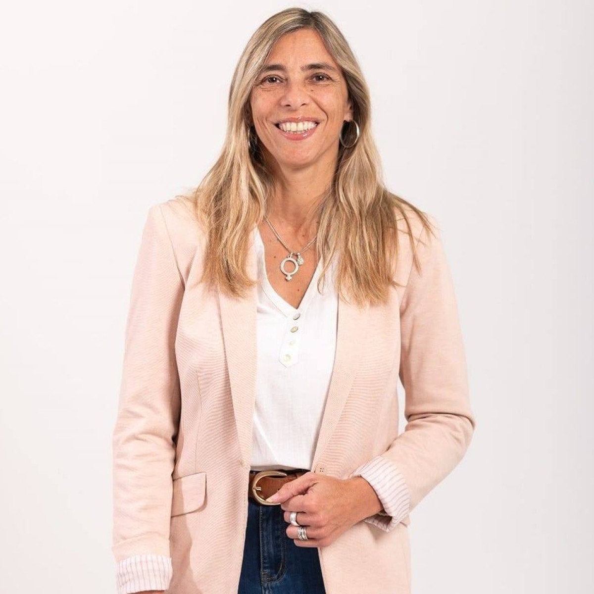 Nombramiento de nuevas autoridades del futuro gobierno de Yamand&uacute; Orsi, es relevante destacar la figura de Ana Claudia Caram