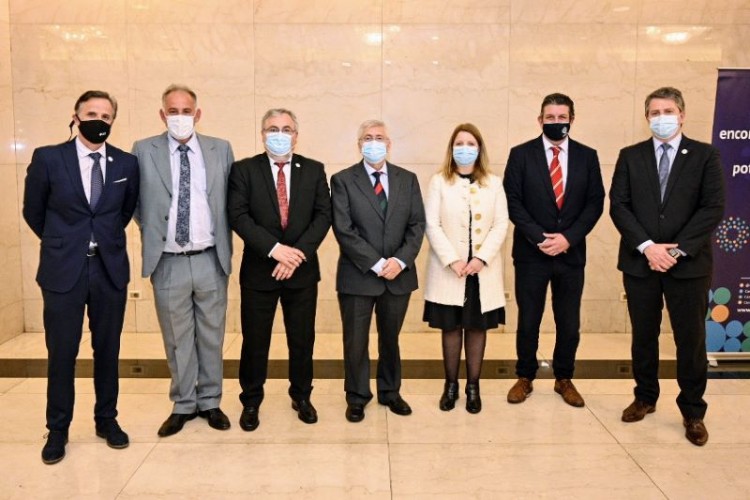 CAMTUR recibi&oacute; a autoridades del MINTUR