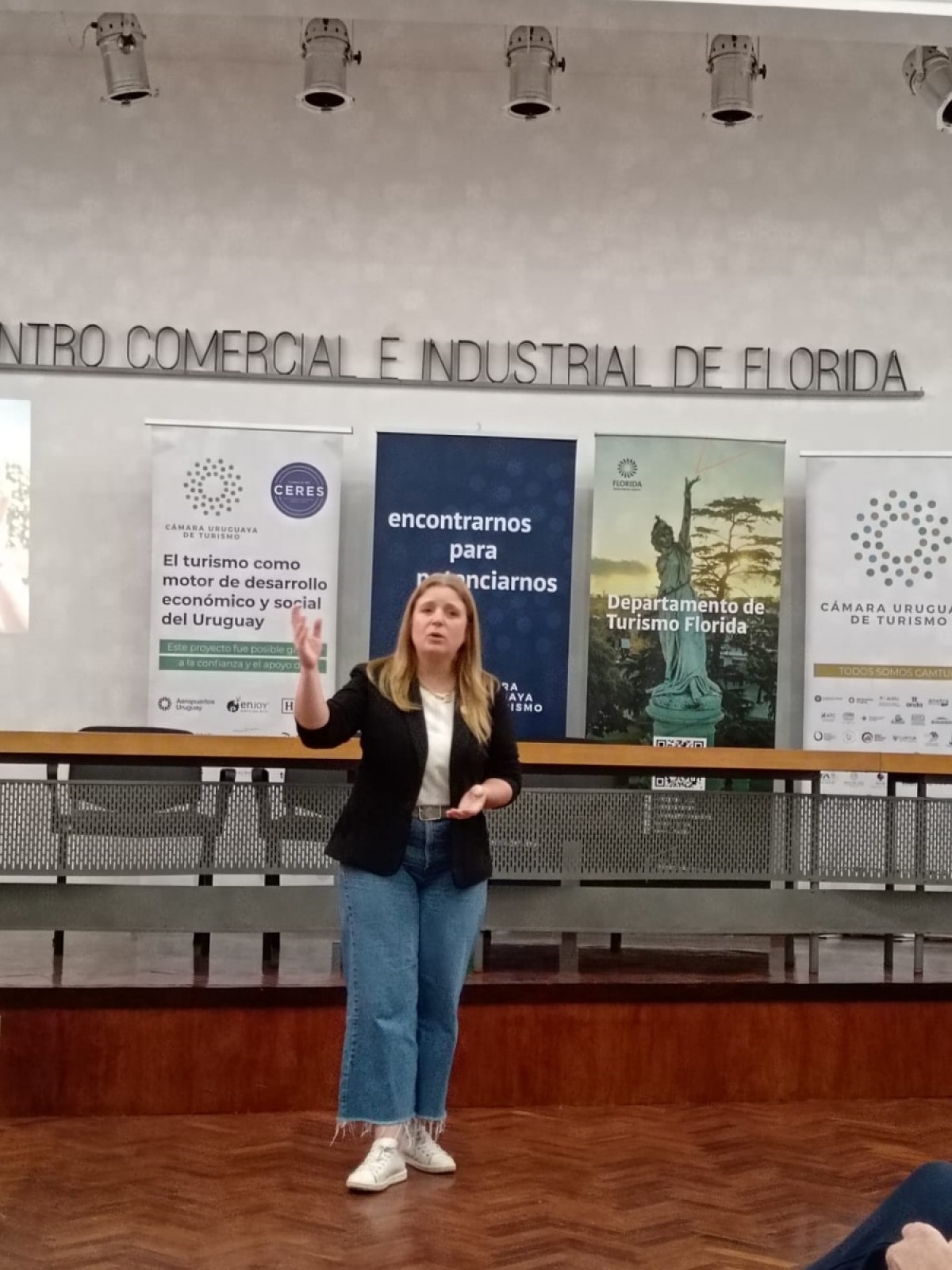 Asociatividad para emprender: claves para el &eacute;xito en el turismo en la participaci&oacute;n p&uacute;blica y privada