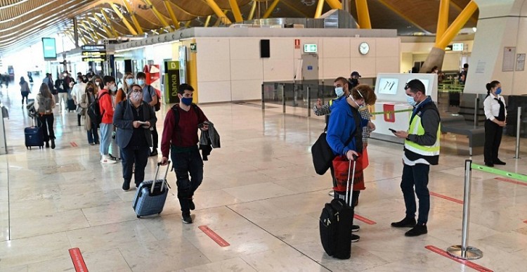 Espa&ntilde;a pedir&aacute; PCR en origen negativa a todos los viajeros de pa&iacute;ses de riesgo
