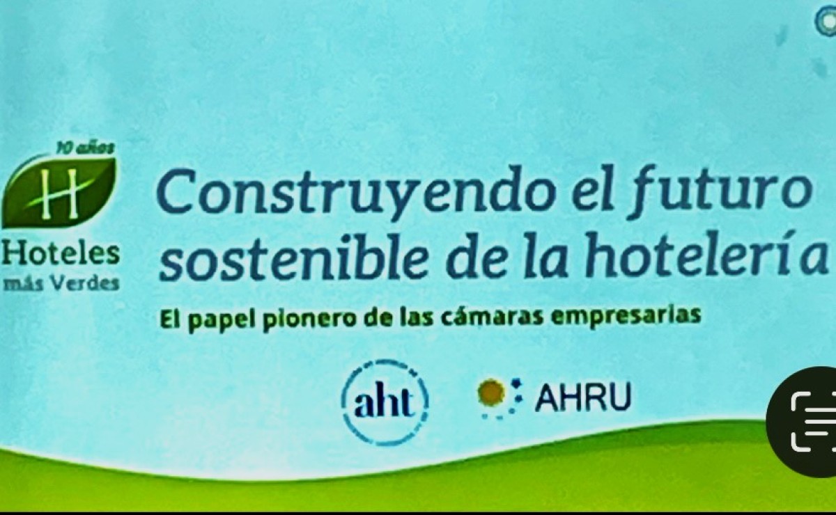 Tema de exposici&oacute;n de los panelistas del segundo panel de conferencias