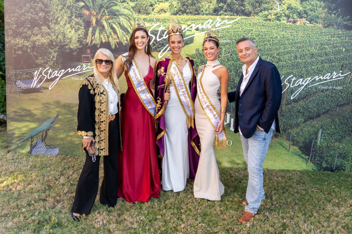 Virginia Moreira, Virreina Mariana Ravera, Reina Emilia Tort, Princesa, Valentina Senci&oacute;n, Juan Herrera