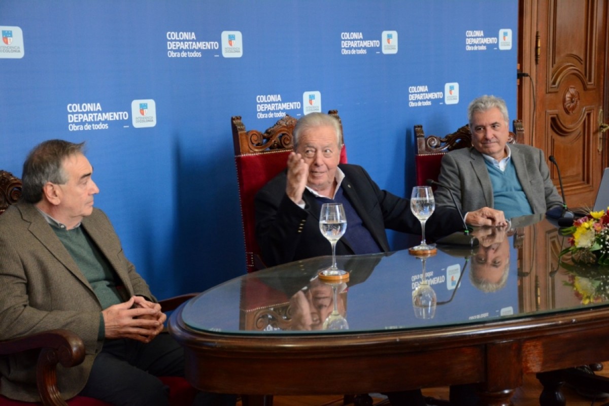 Secretario general de la Intendencia, Guillermo Rodr&iacute;guez; intendente de Colonia, Dr. Carlos Moreira; director de Planeamiento y Patrimonio, Arq. Walter Debenedetti