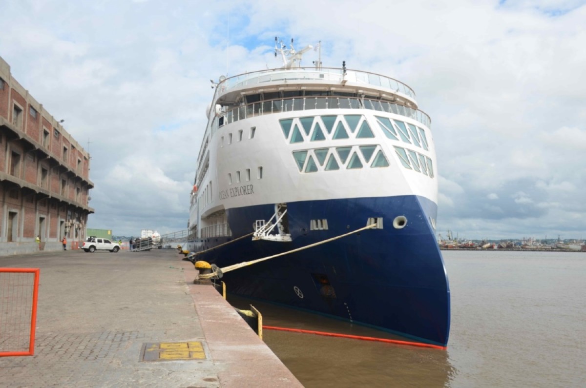 El &ldquo;Ocean Explorer&rdquo; en primero en arribar a Punta del Este y Montevideo