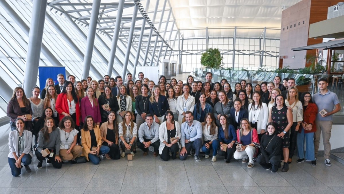 Corporaci&oacute;n Am&eacute;rica Airports lanza programa de becas para mujeres