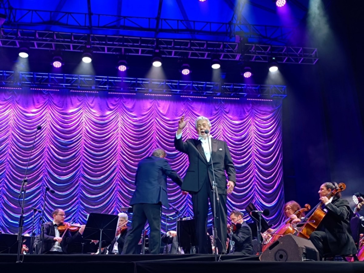 "Pl&aacute;cido Domingo en Uruguay: Una velada de lujo en la Plaza de Toros de Colonia"