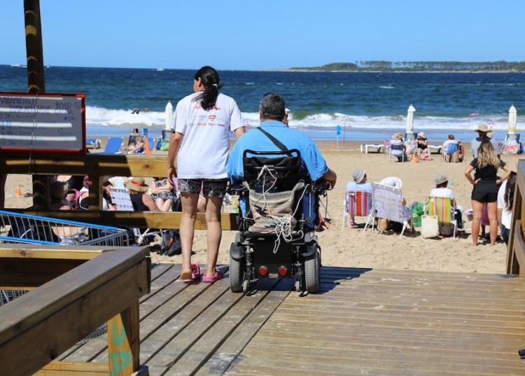 Uruguay cuenta con una veintena de playas accesibles