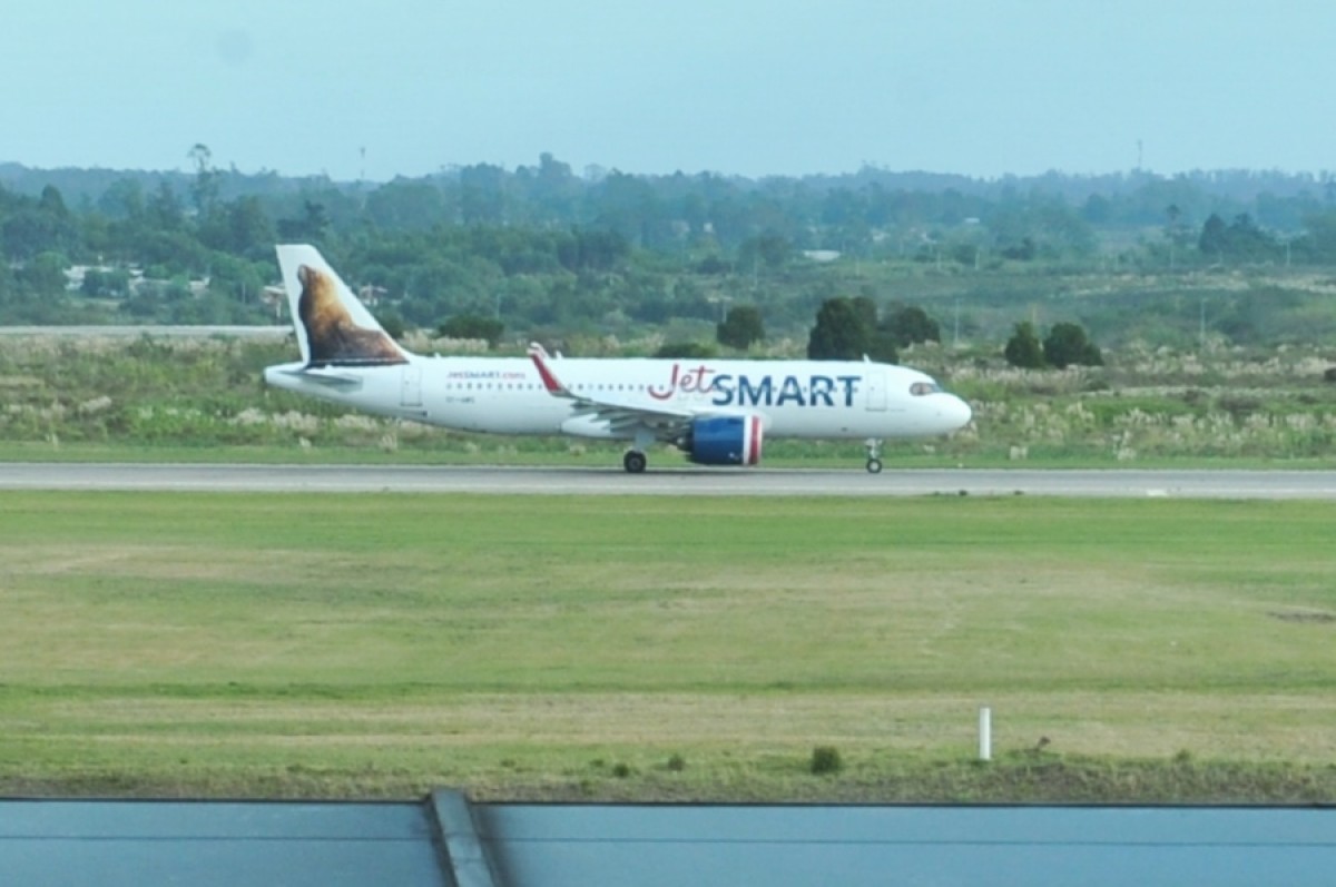 JetSMART ya une Montevideo con R&iacute;o de Janeiro