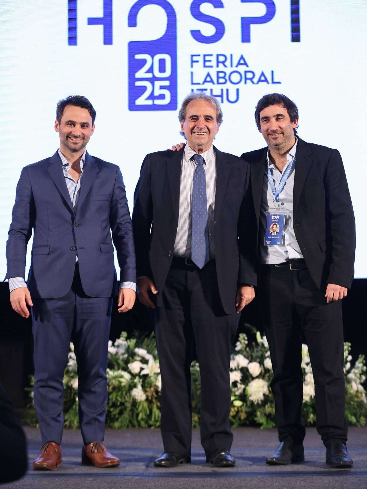 1-Directivos y fundador de ITHU - Instituto Tur&iacute;stico Hotelero del Uruguay (Izq) Mart&iacute;n y (D)Bari acompa&ntilde;an a su padre Remo Monzeglio (Cr&eacute;ditos ITHU)