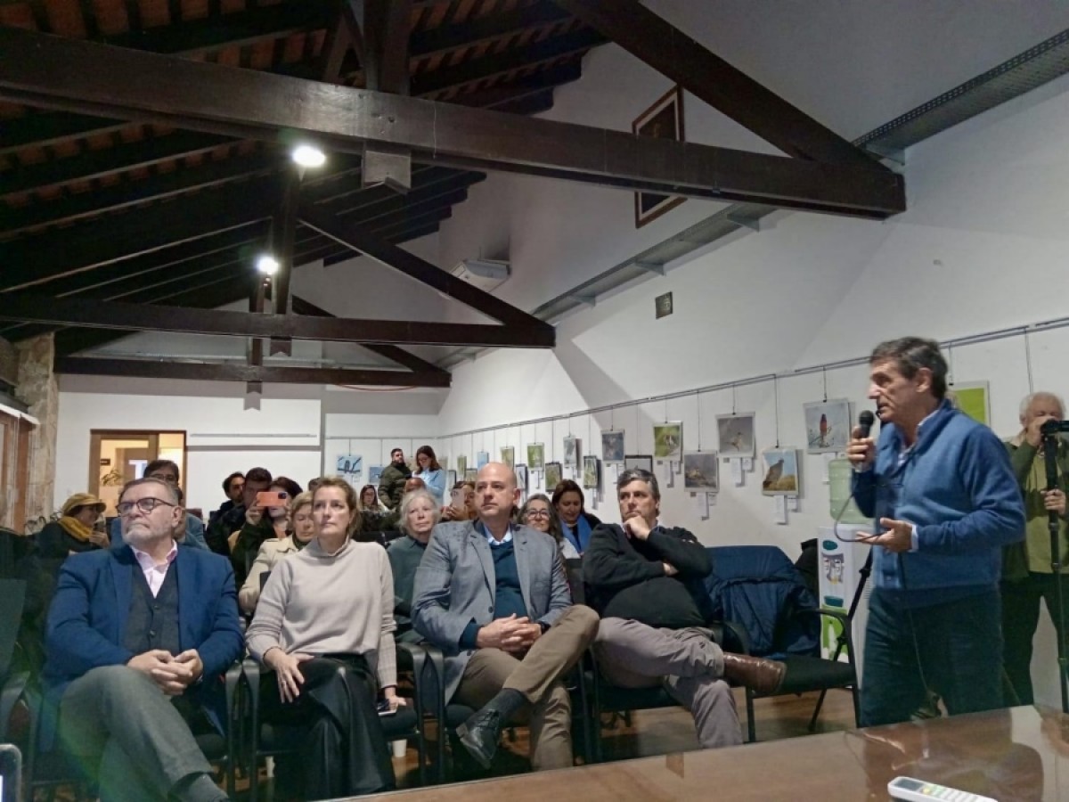 Desayuno de Turismo, (Izq.) Dr. Carlos Pera de Aeromundo; Rosario Garc&iacute;a (Buquebus); Juan G. M&eacute;ndez (AHRU); alcalde Javier Carvallal; alocuci&oacute;n Dtor. Turismo, Mart&iacute;n Laventure (CIPETUR)