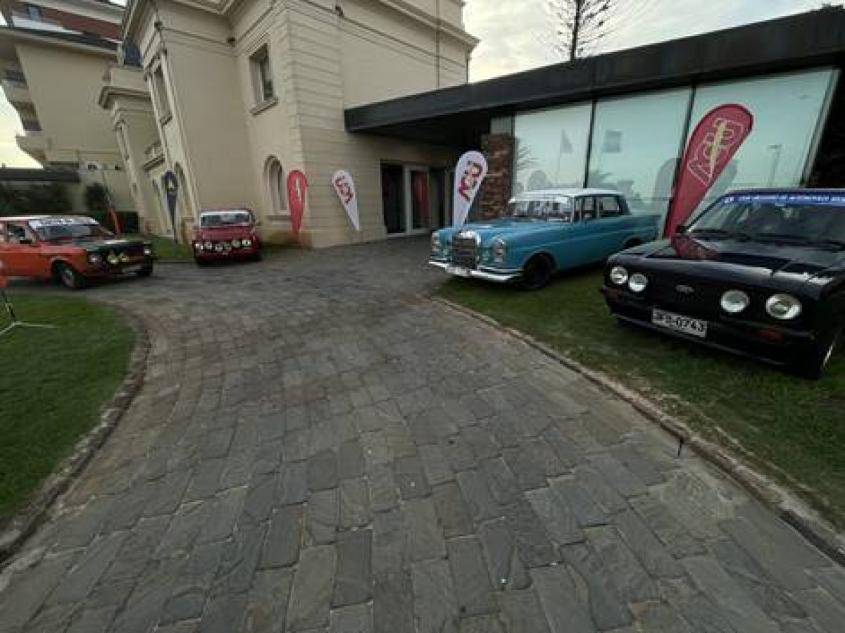 La fiesta del autom&oacute;vil hist&oacute;rico vuelve a recorrer las 19 capitales de Uruguay