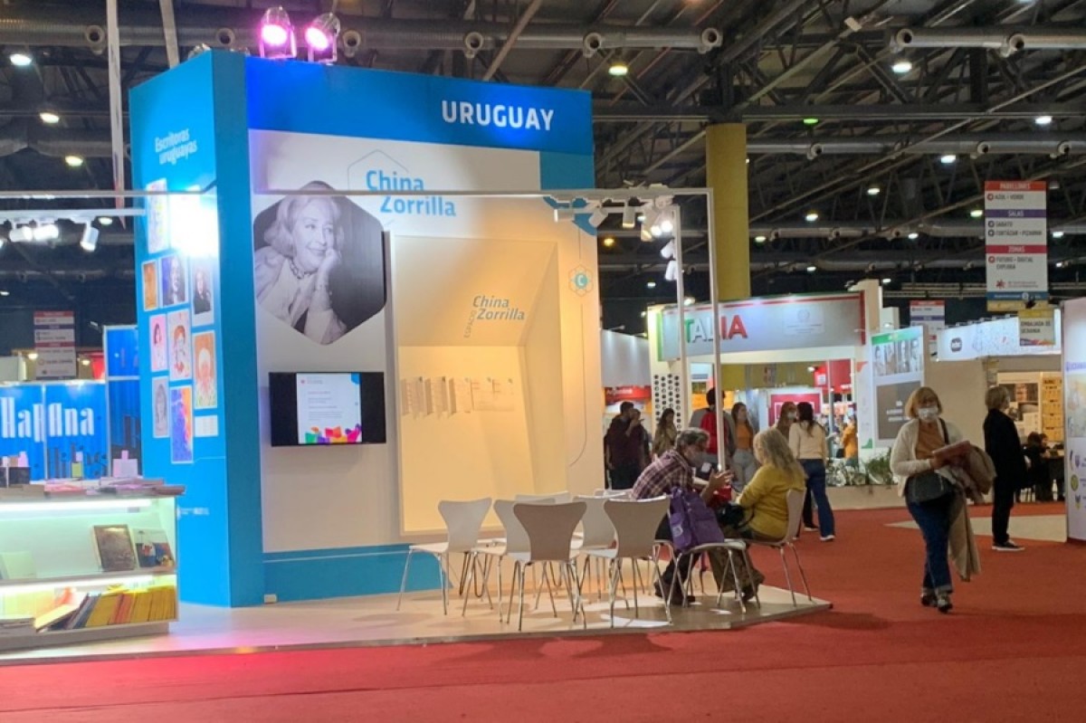 Stand de Uruguay en la Feria del Libro de Buenos Aires