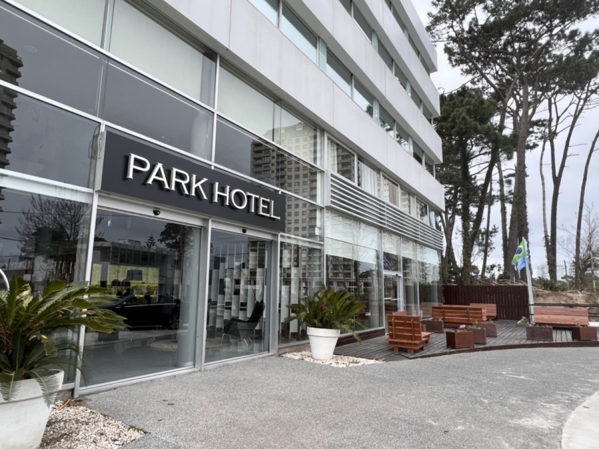 Park Hotel Punta del Este abri&oacute; renovado